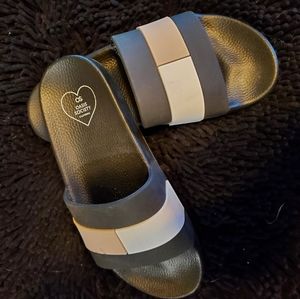 Slip on sandals 👡